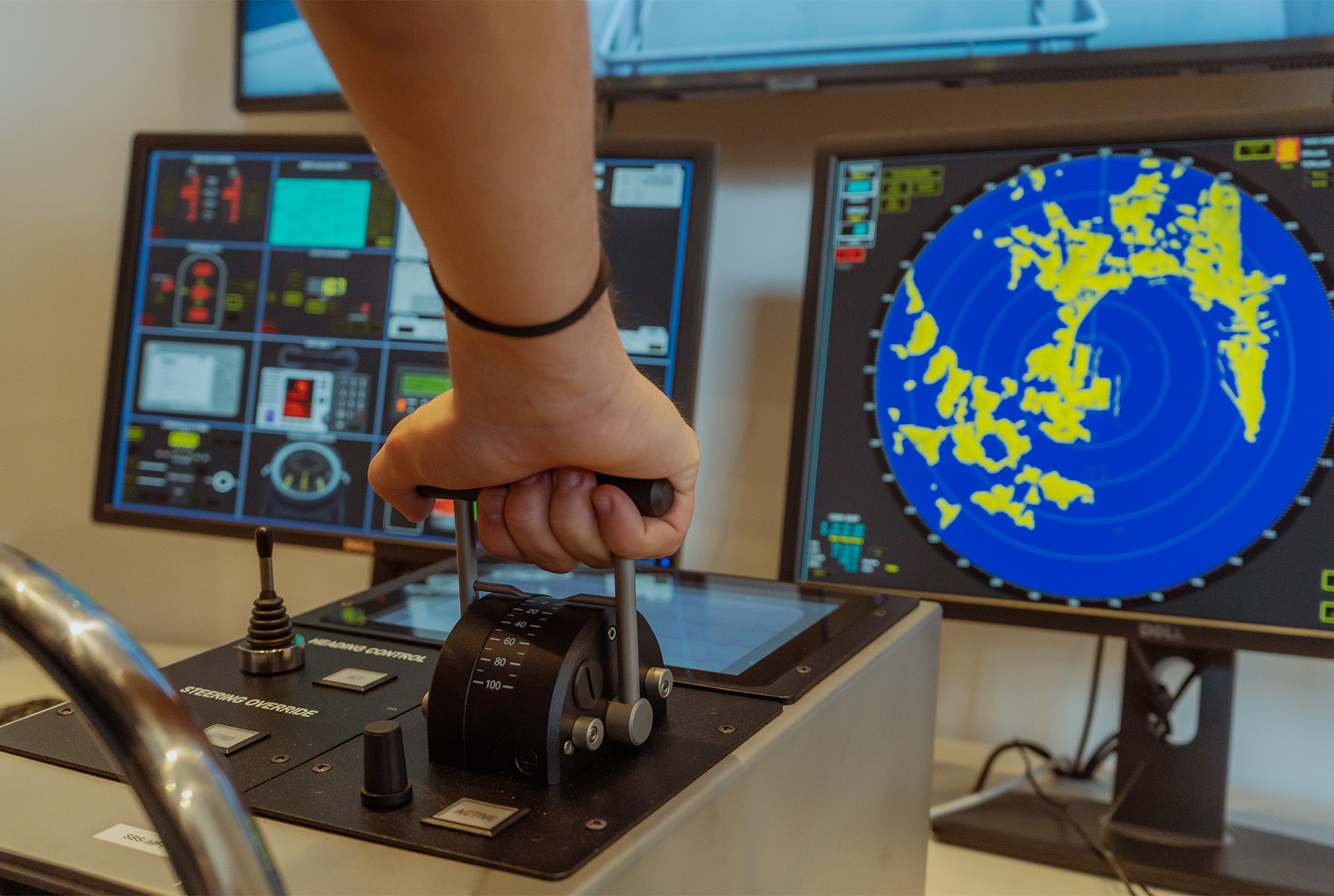 Simulador Radar Puente CIFP Náutico Pesquera de Bermeo